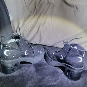 ROUGE AND WOLF MOONDUST PLATFORM BOOTIES SIZE 7